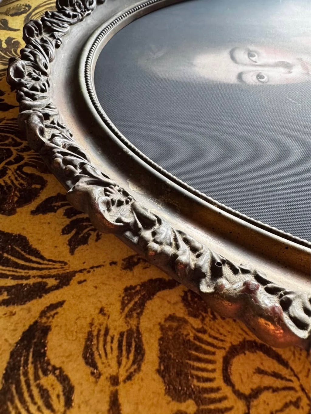 Marie Josephine Antique oval frame